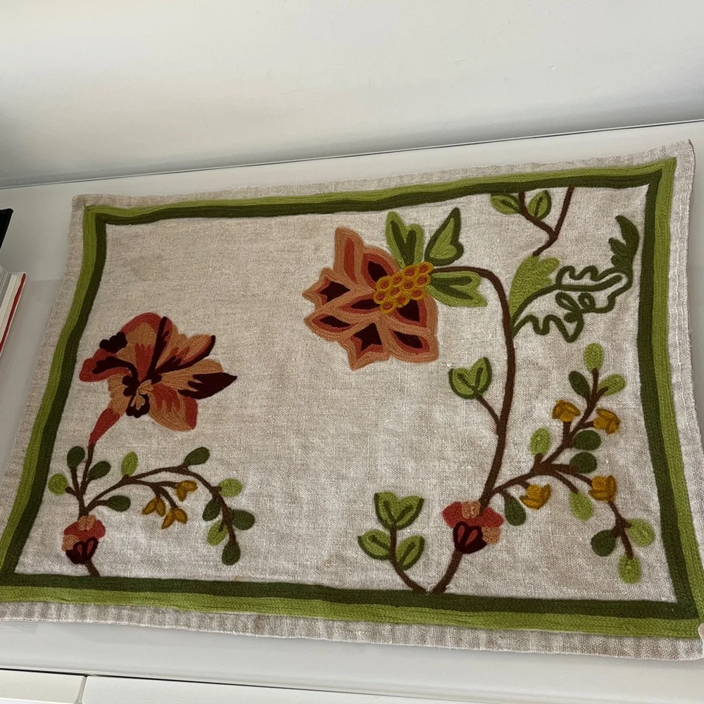 Williams Sonoma Crewel Embroidered Autumn Flowers Linen Placemats Set of 5